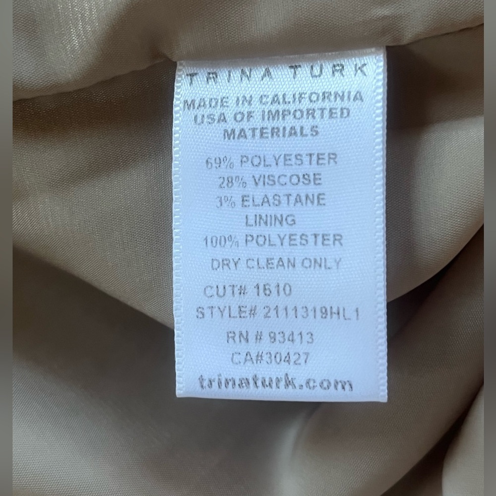 Trina Turk Maleko Short-Sleeve Shift Dress with Folded Collar. Size: 4. - Picture 14 of 14